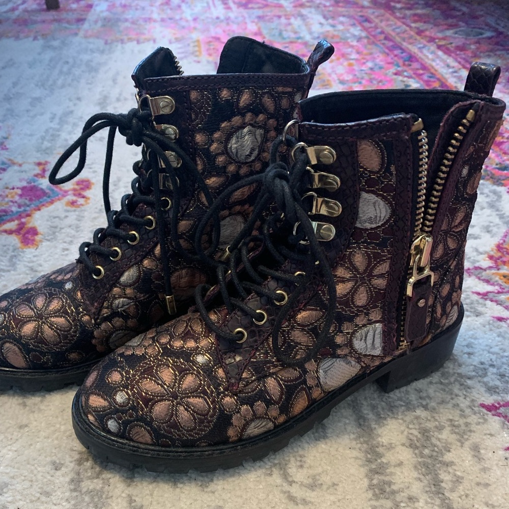 Alice&Olivia Tyrese Jacquard &Snake-embossed Boots